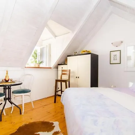Lavanda & Ruzmarin - Double With Private Bathroom Appartement